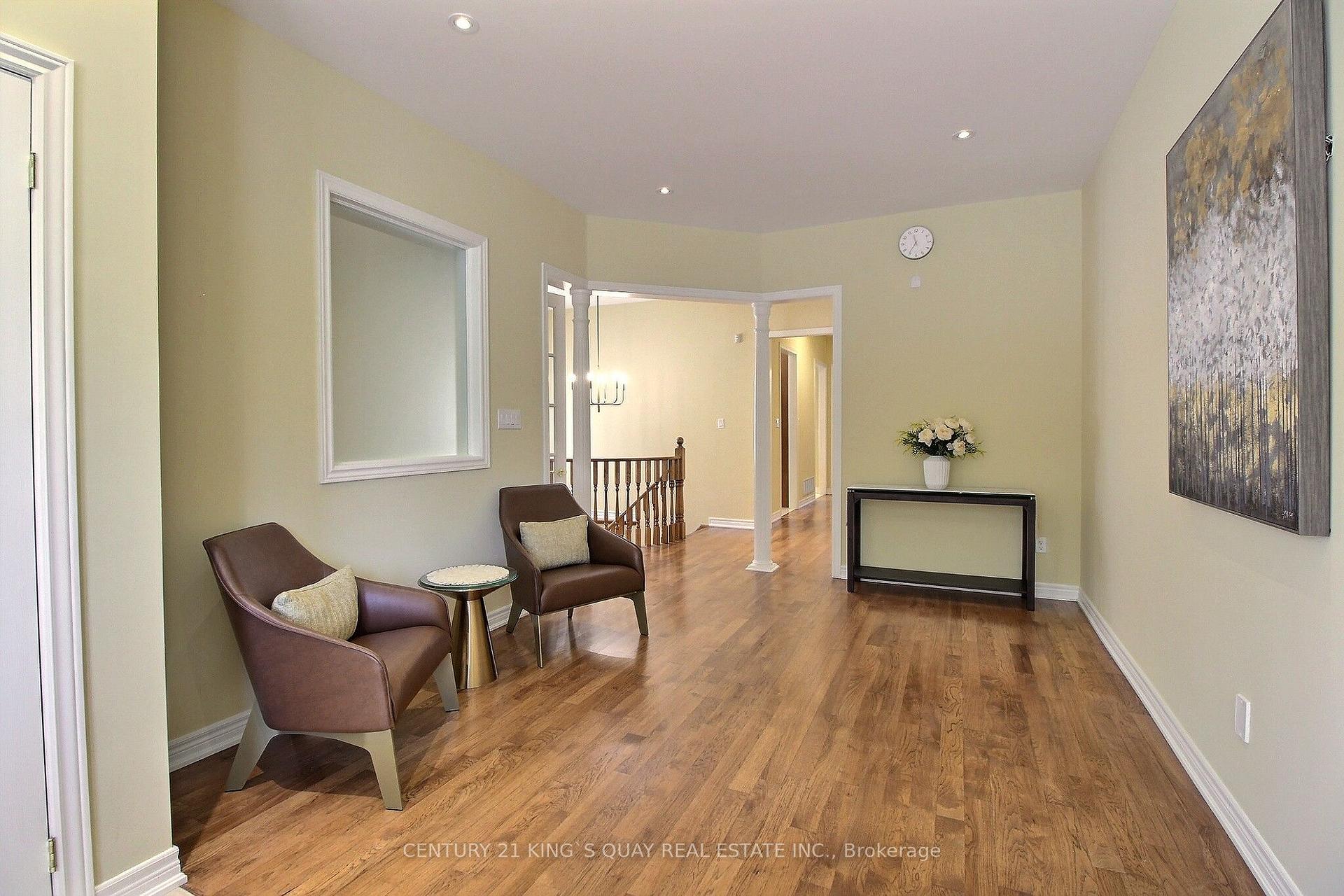 Photo 3 of 10 Coakwell Drive, Markham, Box Grove — HOMEH
