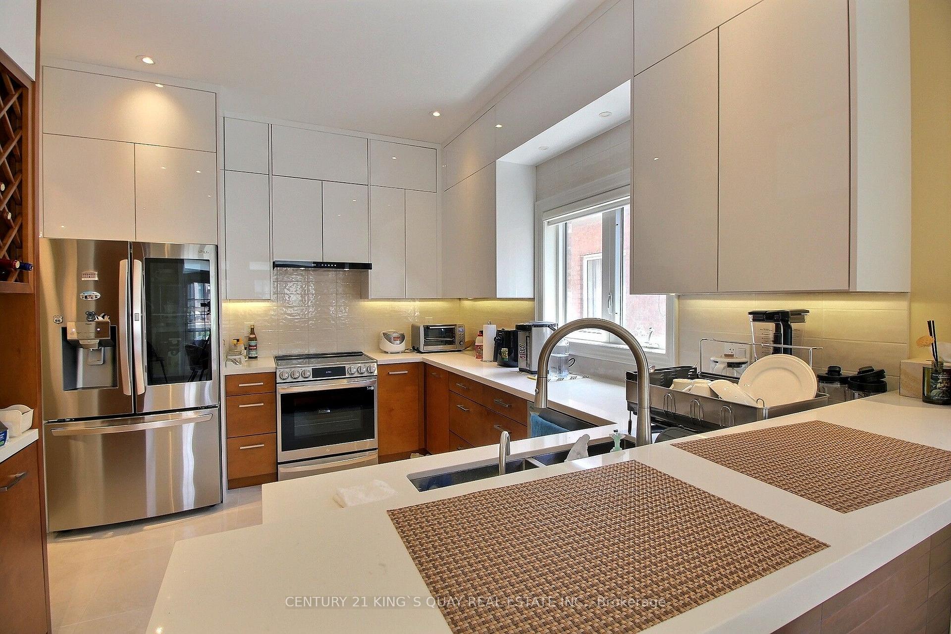 Photo 6 of 10 Coakwell Drive, Markham, Box Grove — HOMEH
