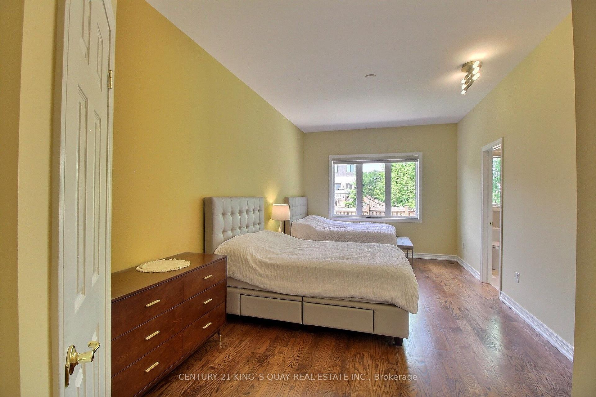 Photo 14 of 10 Coakwell Drive, Markham, Box Grove — HOMEH