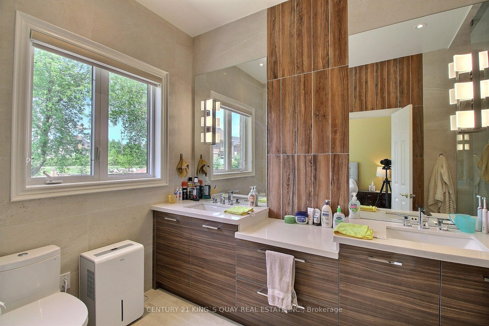 Photo 15 of 10 Coakwell Drive, Markham, Box Grove — HOMEH