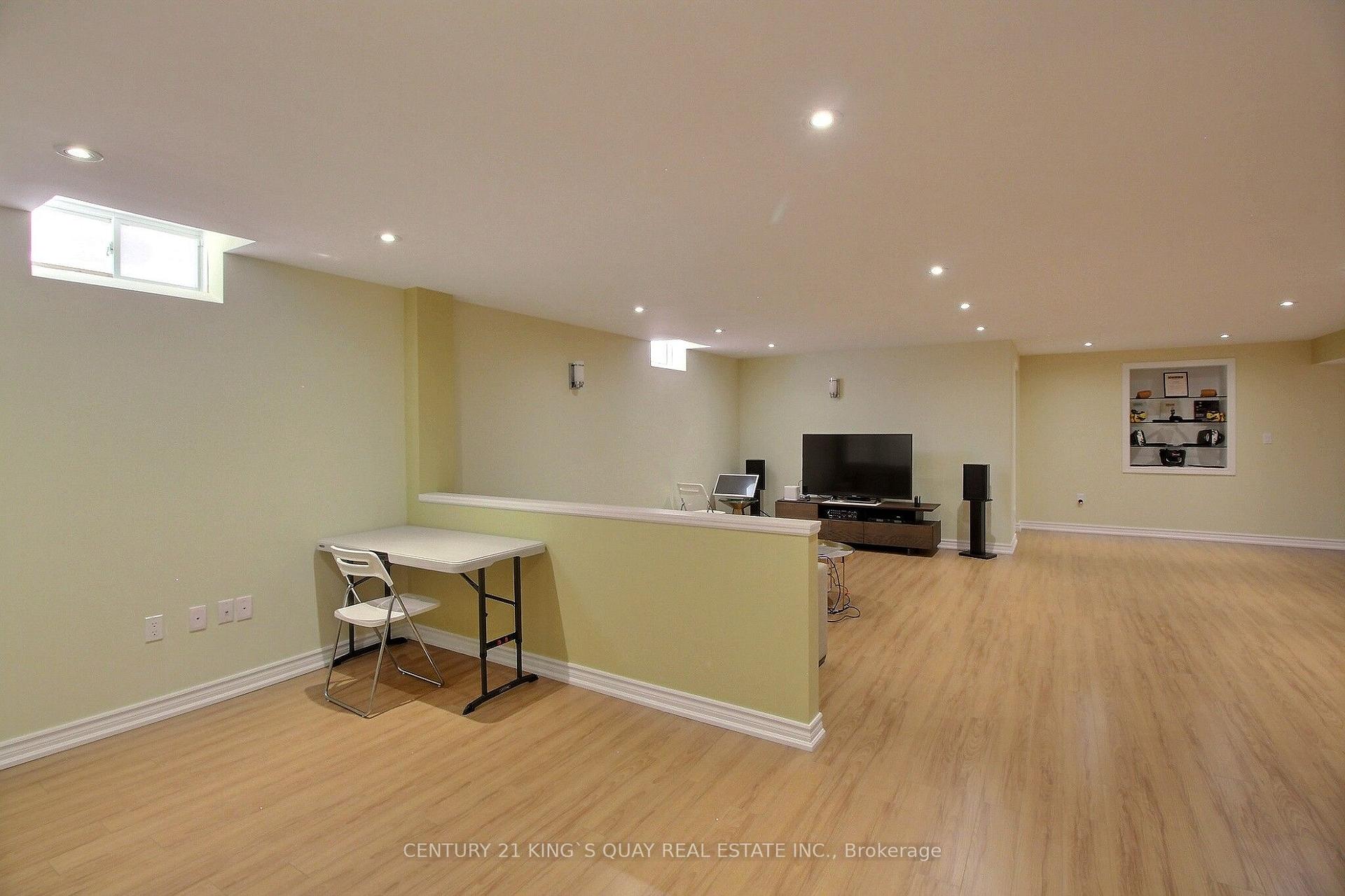 Photo 17 of 10 Coakwell Drive, Markham, Box Grove — HOMEH
