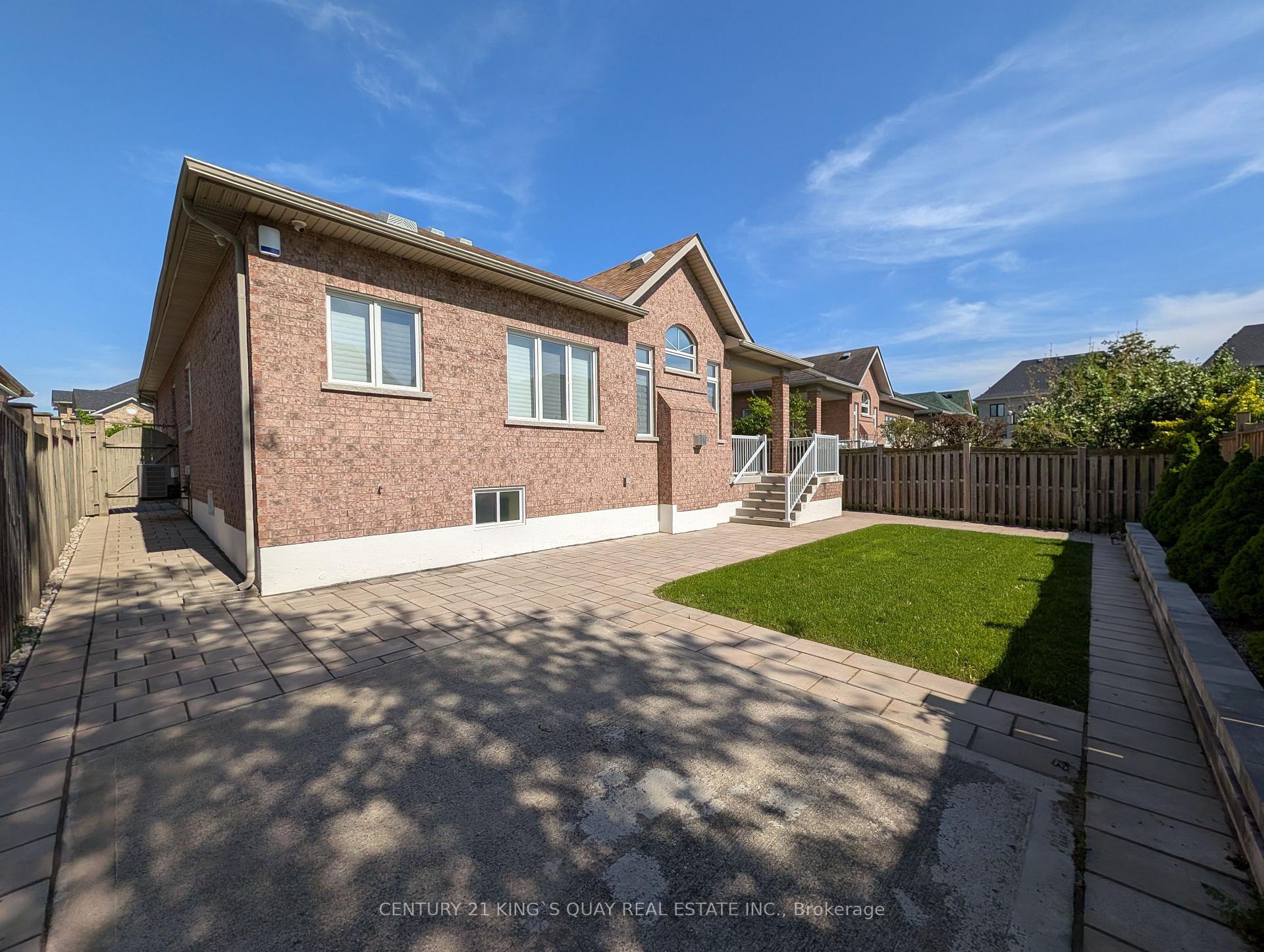 Photo 23 of 10 Coakwell Drive, Markham, Box Grove — HOMEH