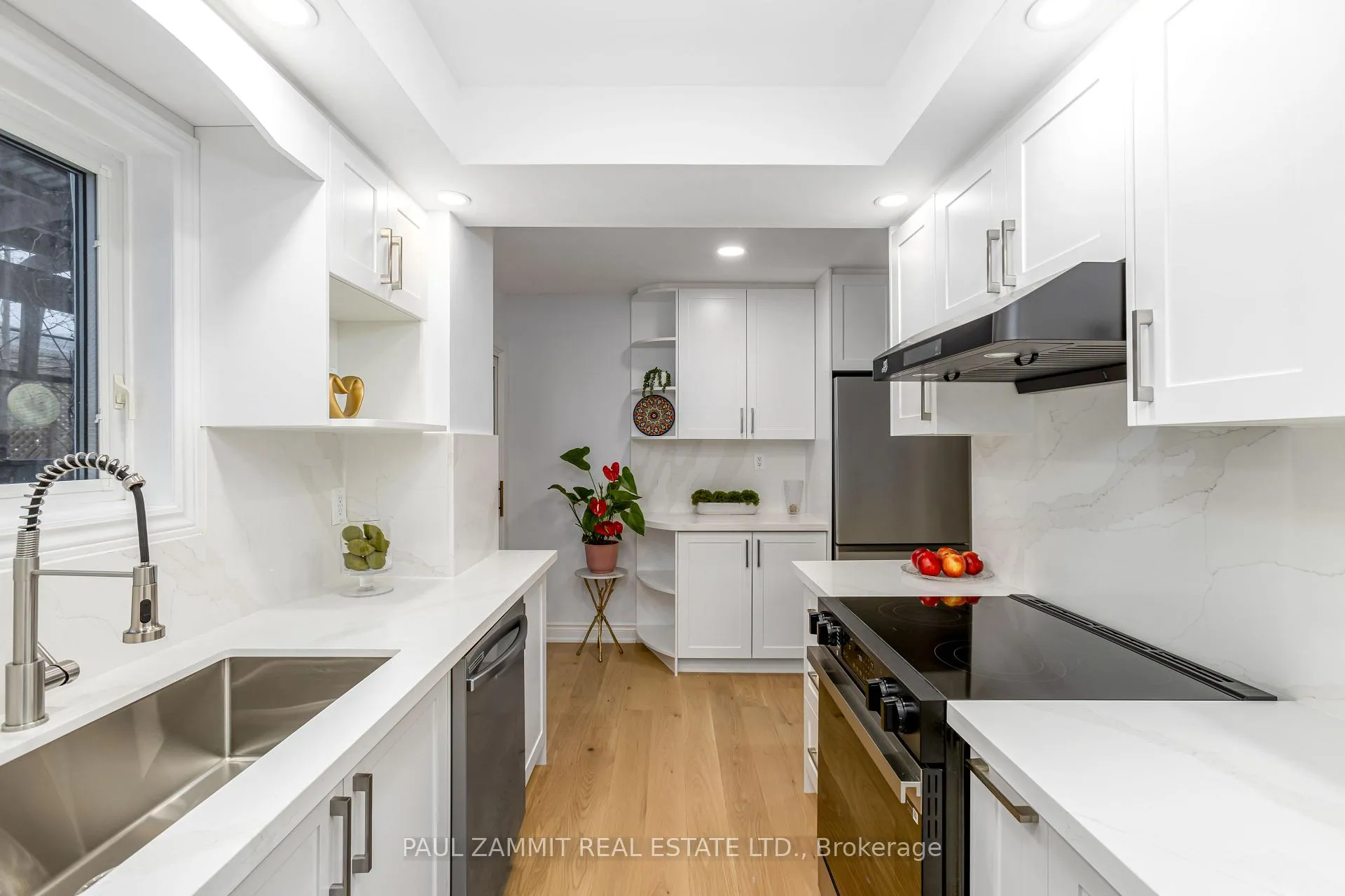 Photo 2 of 24 West Borough Street, Markham, Aileen-Willowbrook — HOMEH