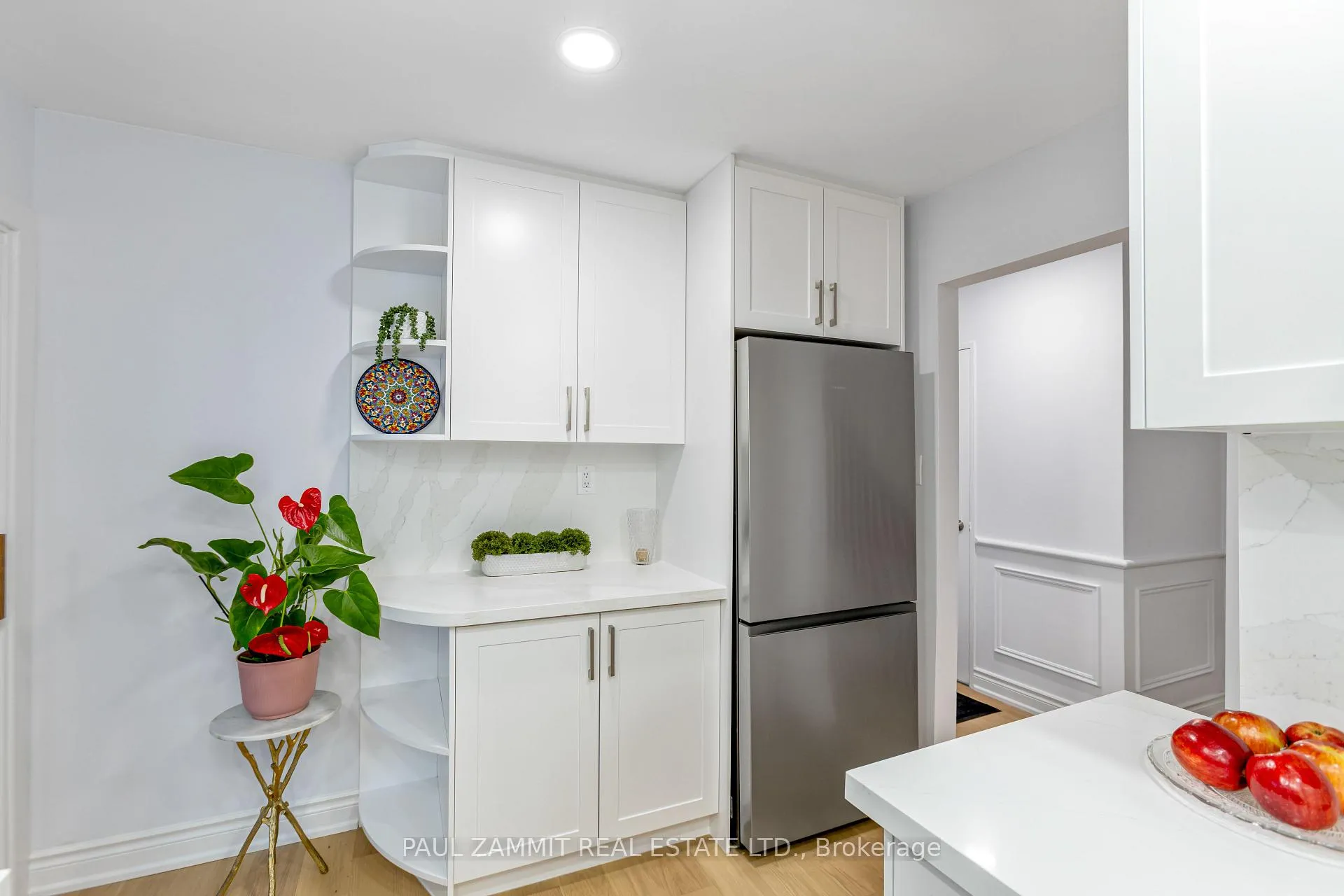 Photo 4 of 24 West Borough Street, Markham, Aileen-Willowbrook — HOMEH