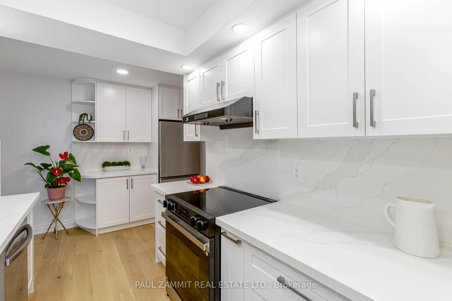 Photo 5 of 24 West Borough Street, Markham, Aileen-Willowbrook — HOMEH