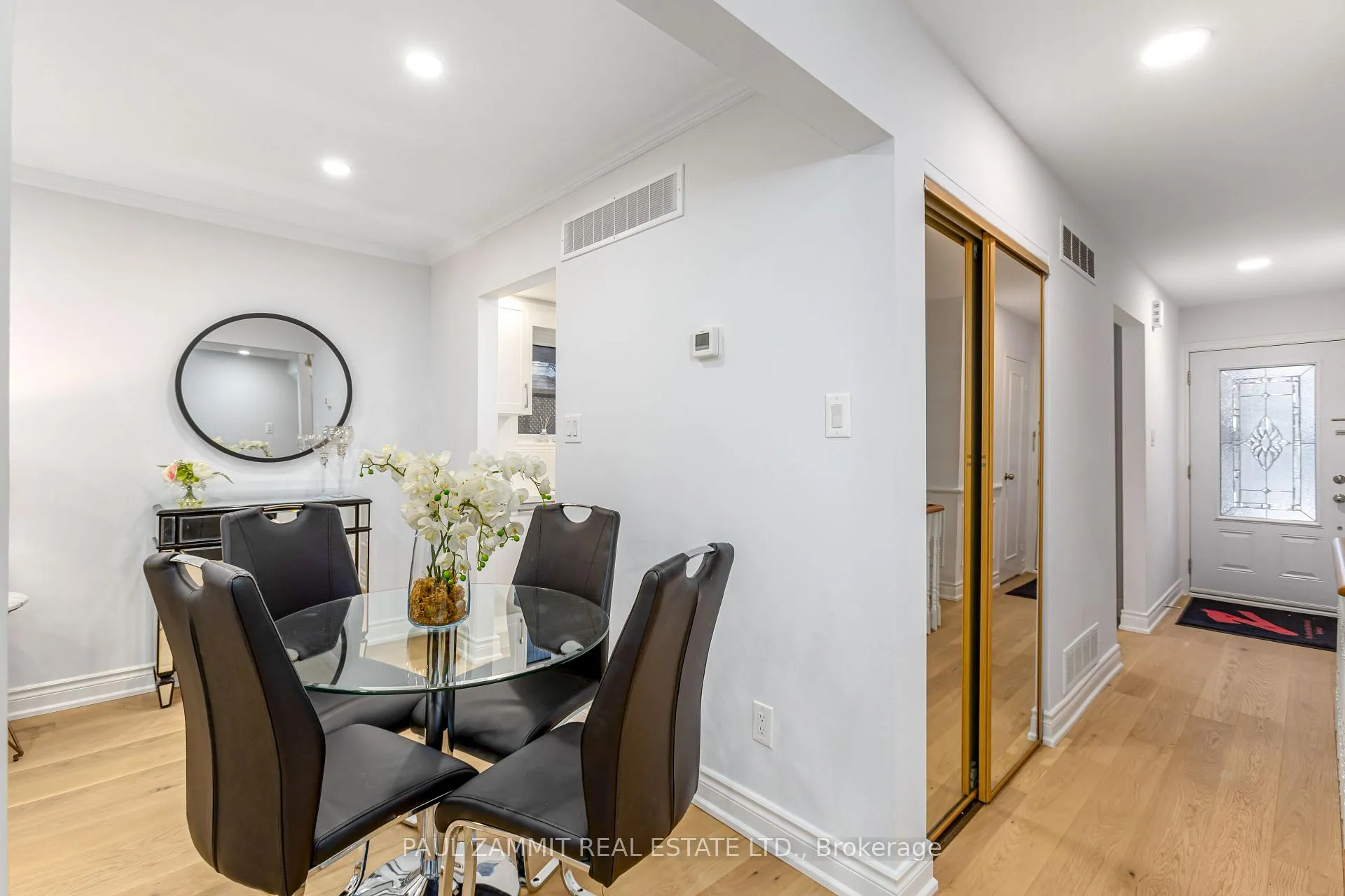 Photo 6 of 24 West Borough Street, Markham, Aileen-Willowbrook — HOMEH