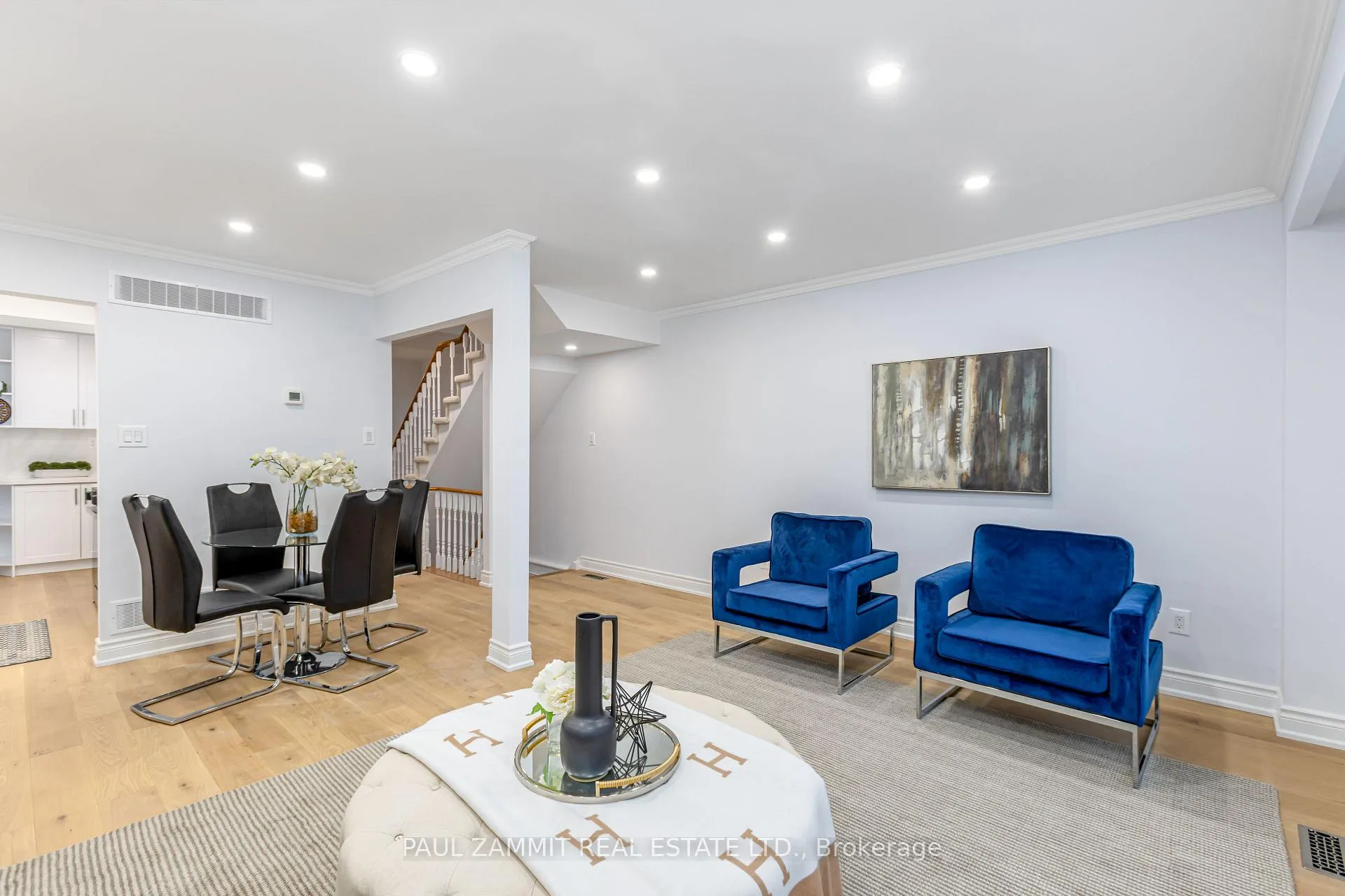 Photo 10 of 24 West Borough Street, Markham, Aileen-Willowbrook — HOMEH