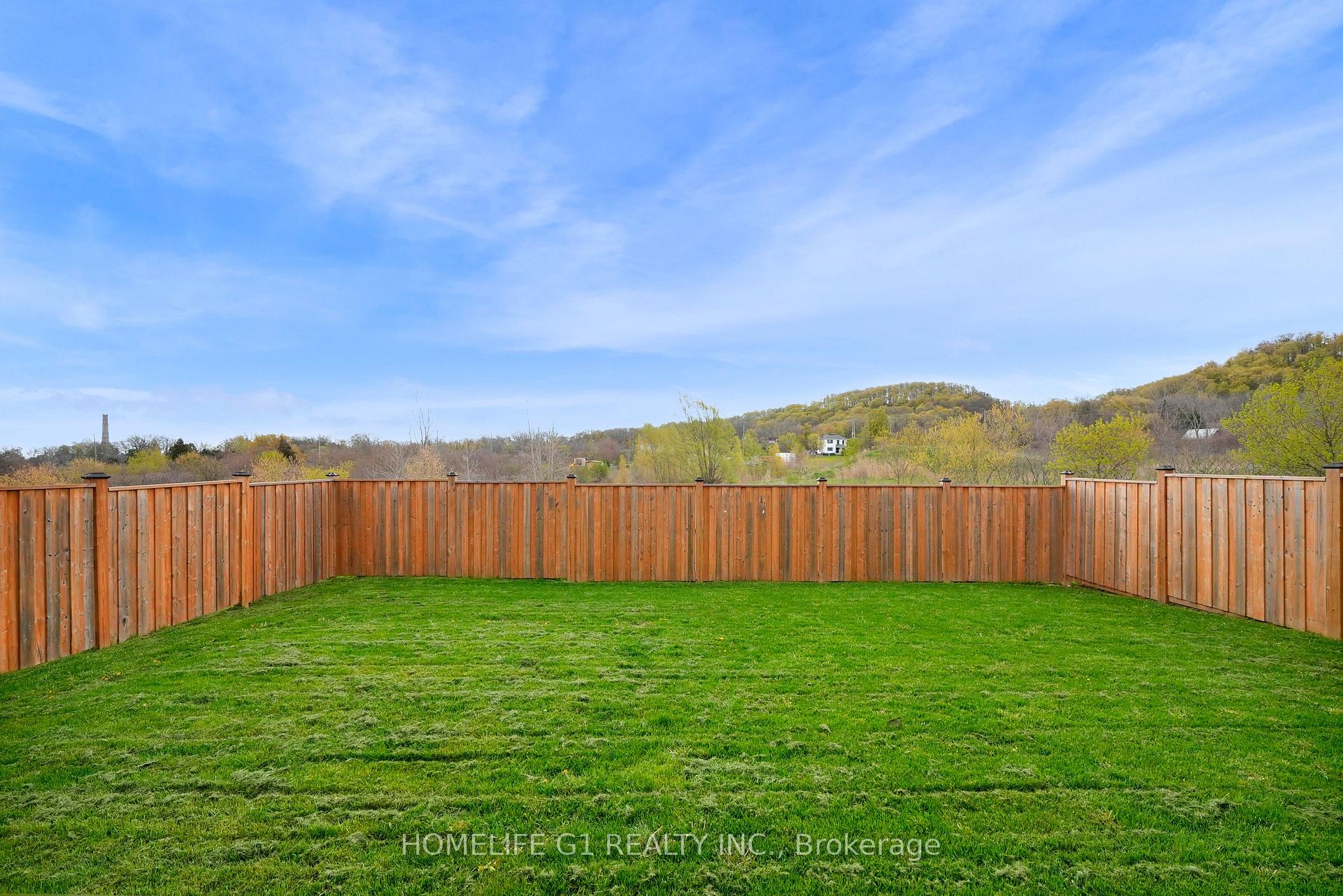 Photo 48 of 7 Riesling Court, Hamilton, Gershome — HOMEH