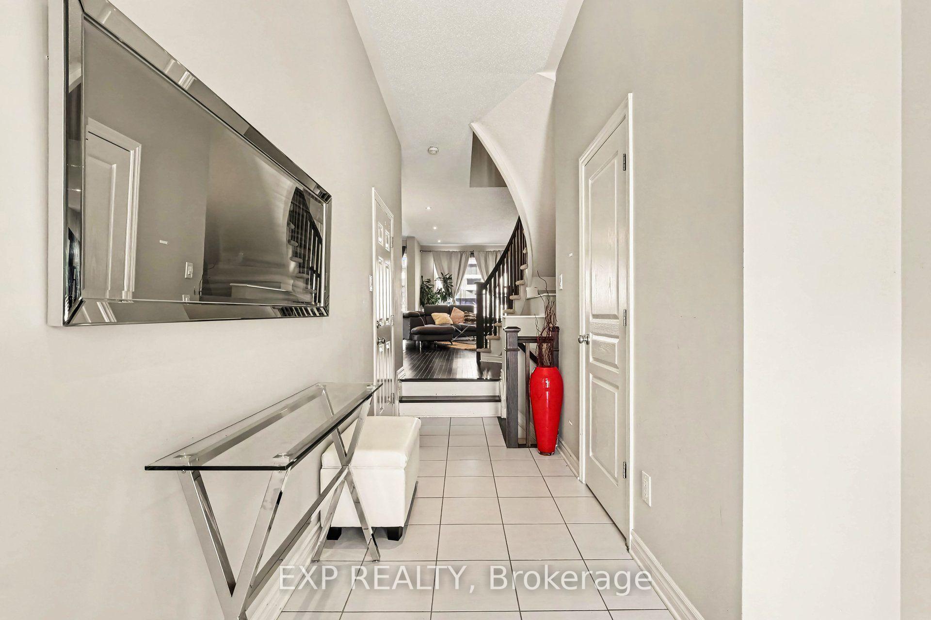 Photo 4 of 253 Shinleaf Crescent, Ottawa, Mer Bleue/Bradley Estates/Anderson Park — HOMEH