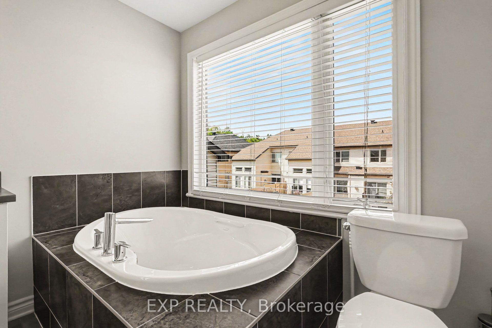 Photo 17 of 253 Shinleaf Crescent, Ottawa, Mer Bleue/Bradley Estates/Anderson Park — HOMEH
