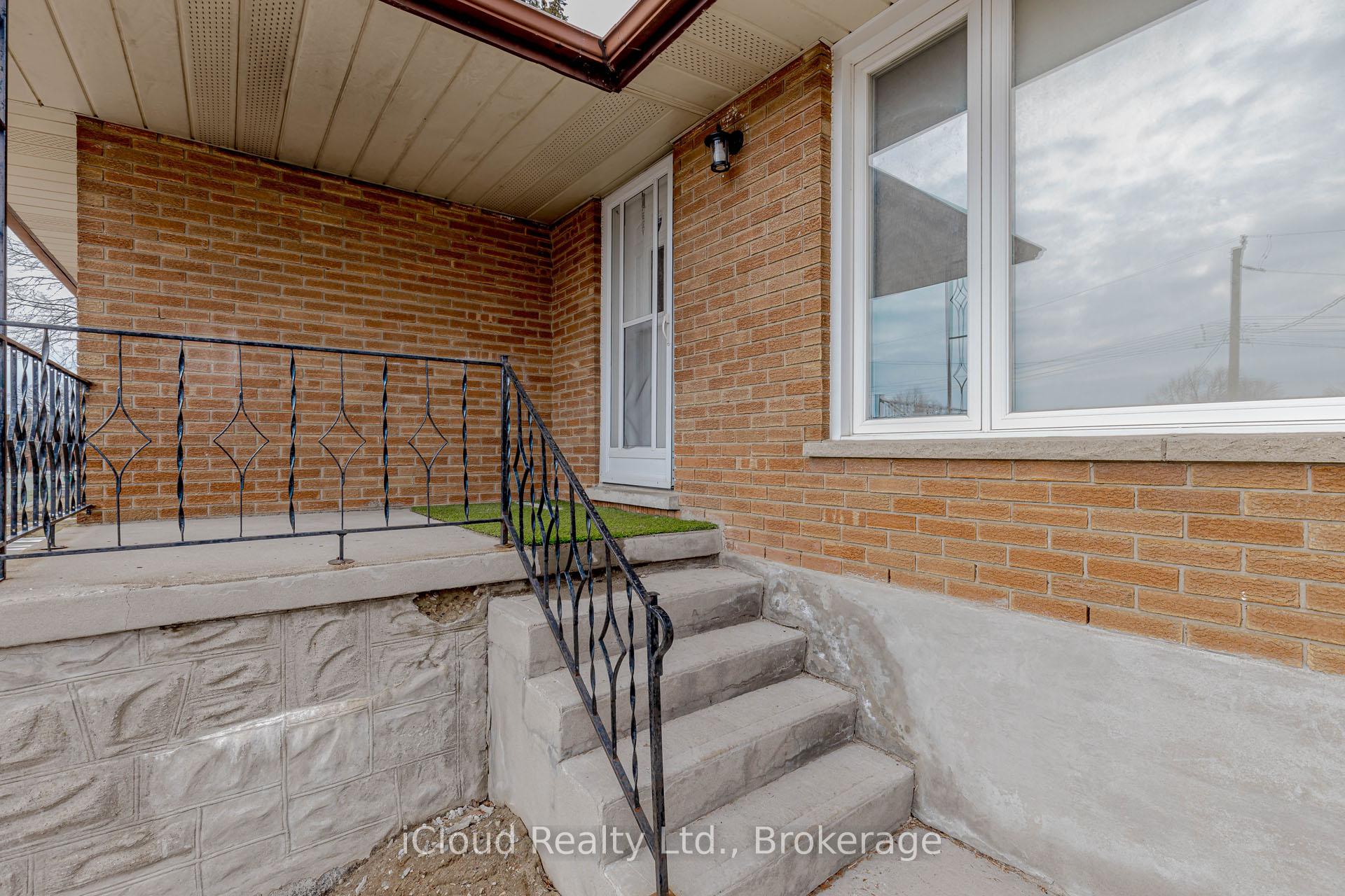 Photo 3 of 28 Hoffman Street, Kitchener, Southdale — HOMEH