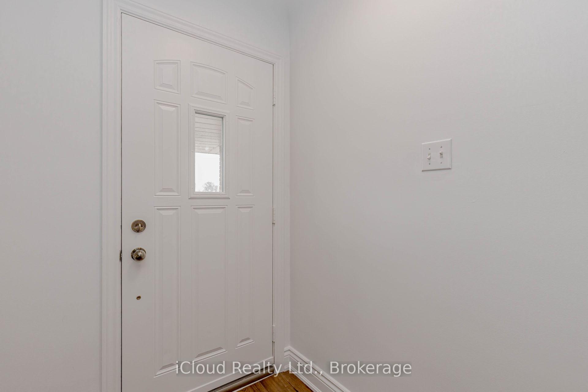 Photo 5 of 28 Hoffman Street, Kitchener, Southdale — HOMEH