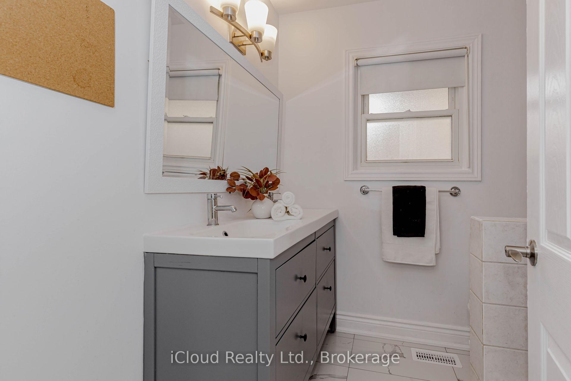 Photo 29 of 28 Hoffman Street, Kitchener, Southdale — HOMEH