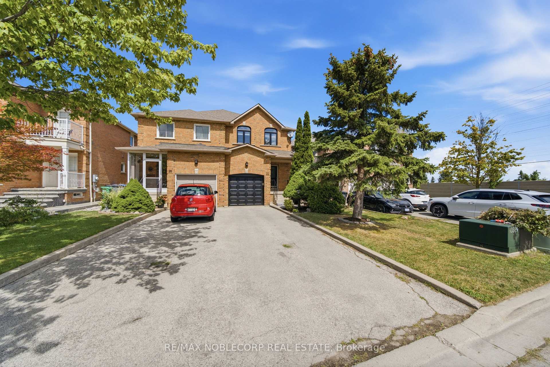Photo 2 of 22 Carriage House Road, Caledon, Bolton East — HOMEH
