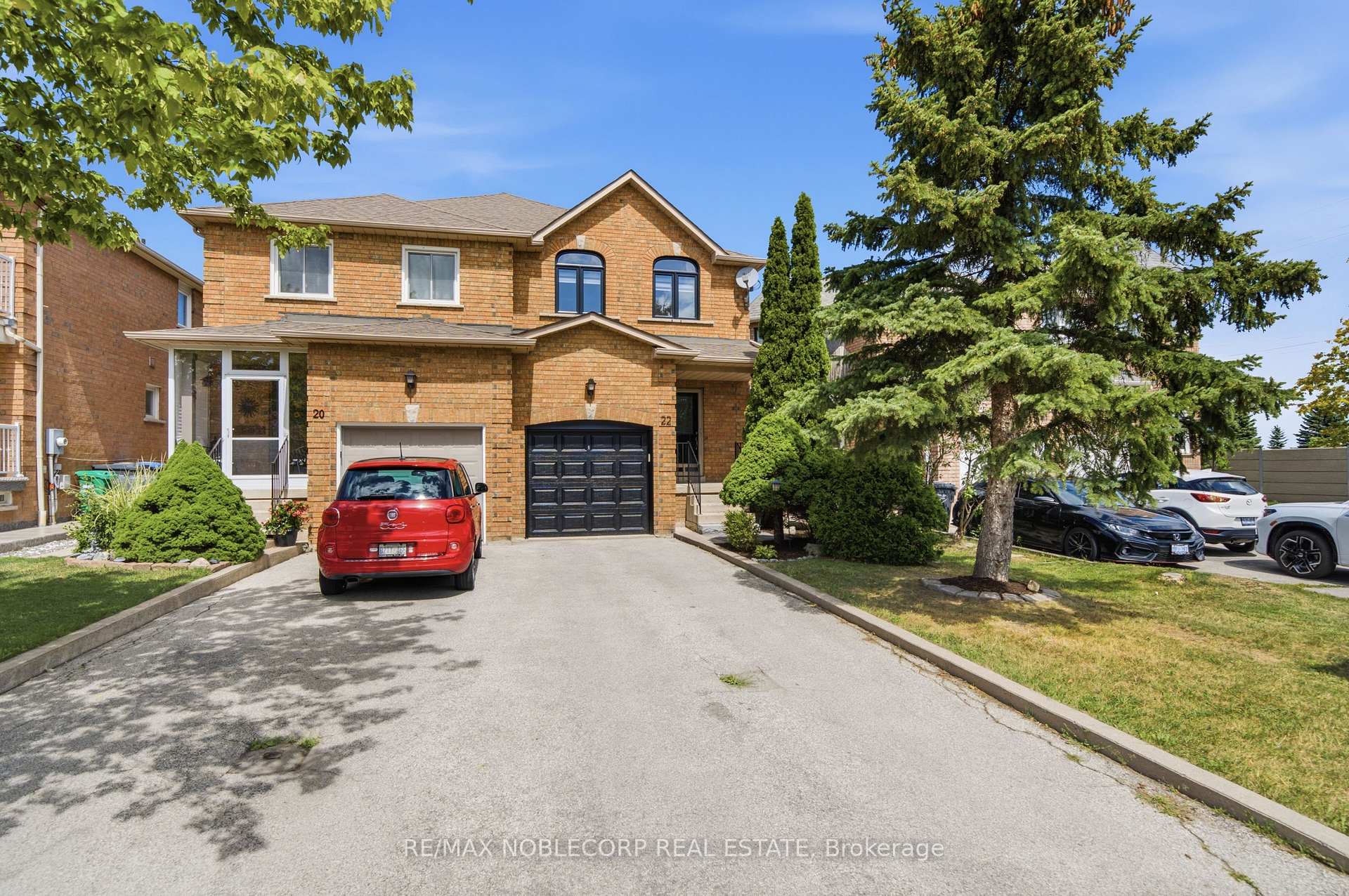 Photo 3 of 22 Carriage House Road, Caledon, Bolton East — HOMEH
