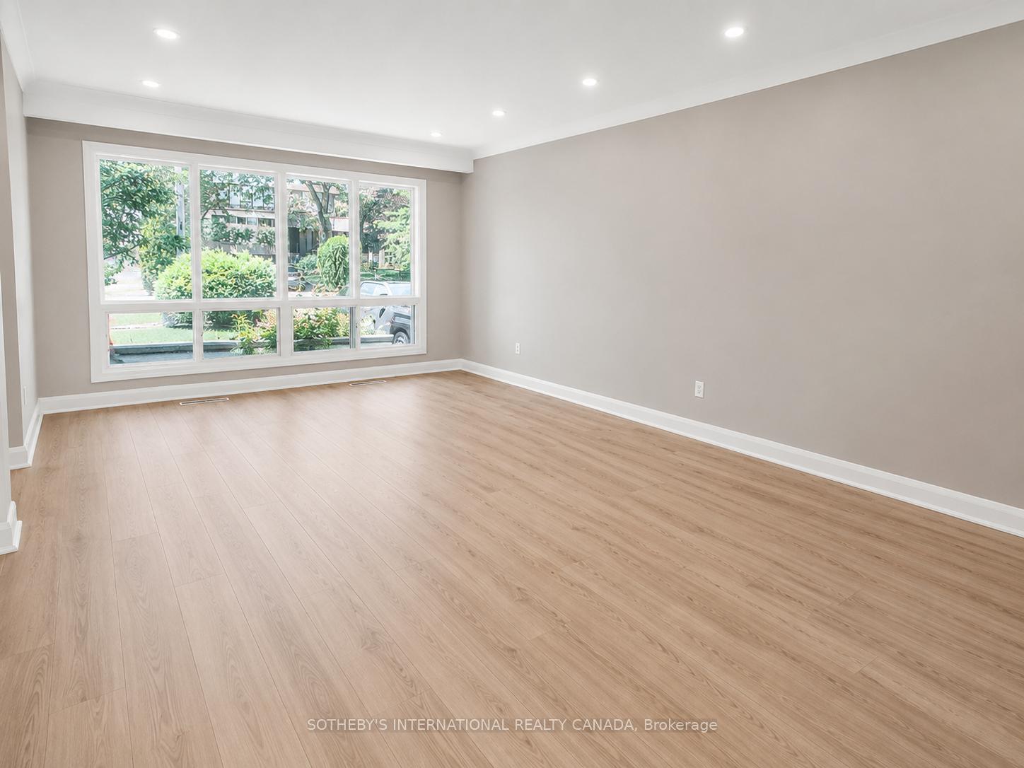 Photo 3 of 9 Lloydminster Crescent, North York, Newtonbrook East — HOMEH