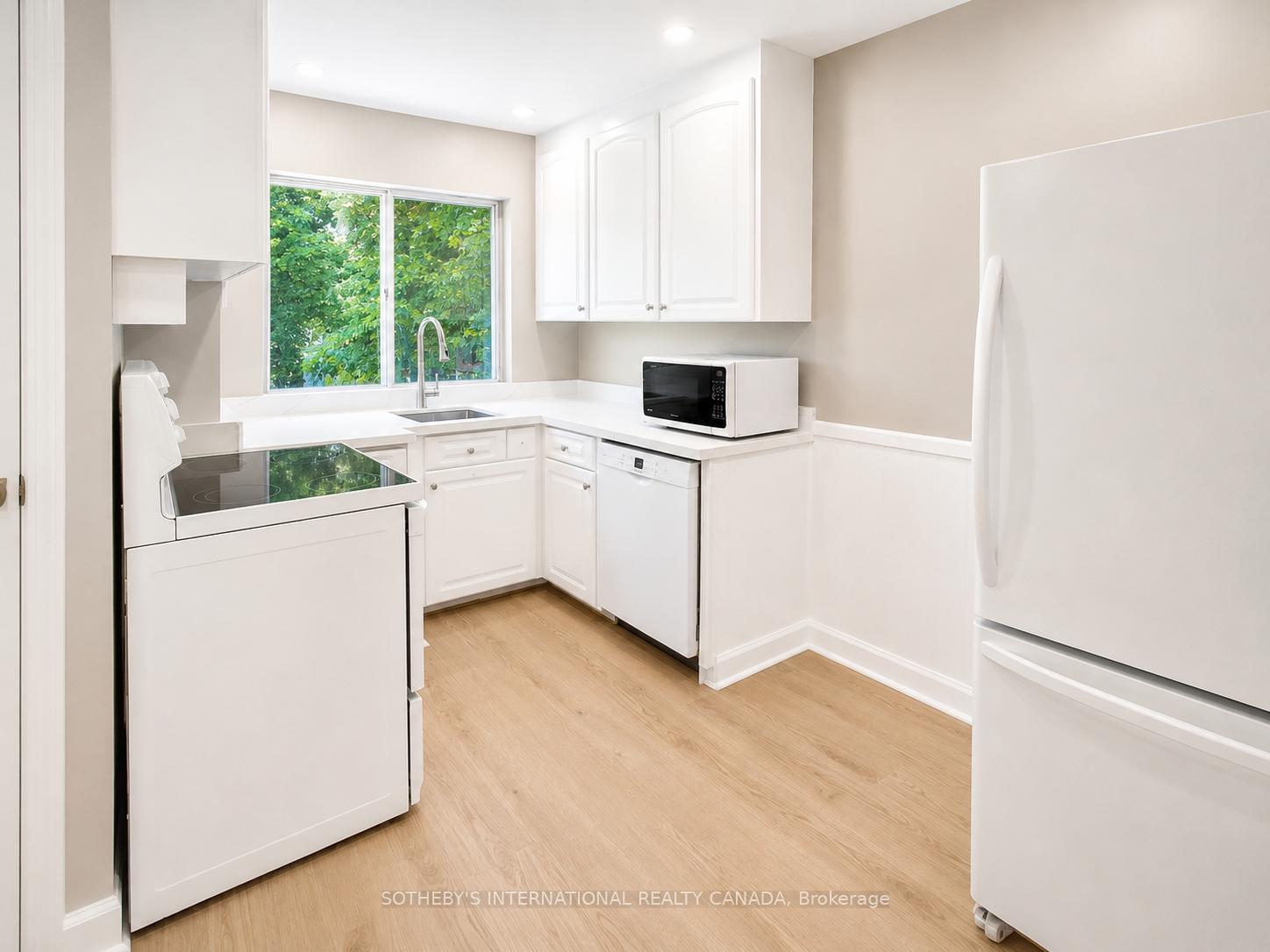 Photo 6 of 9 Lloydminster Crescent, North York, Newtonbrook East — HOMEH
