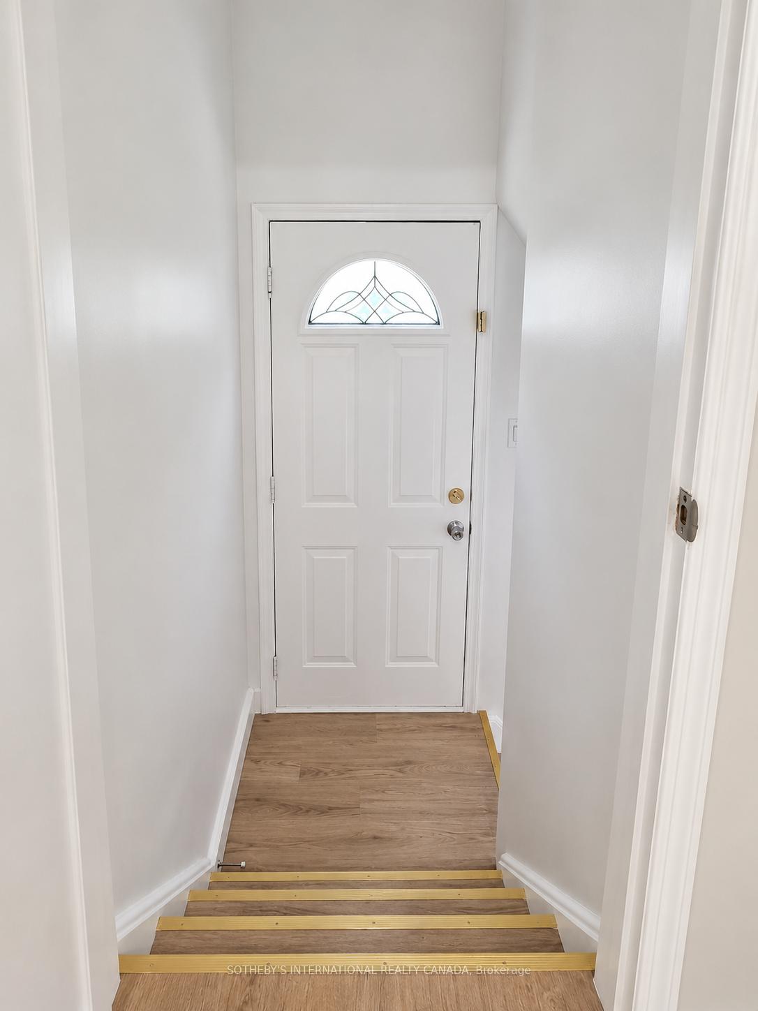 Photo 12 of 9 Lloydminster Crescent, North York, Newtonbrook East — HOMEH