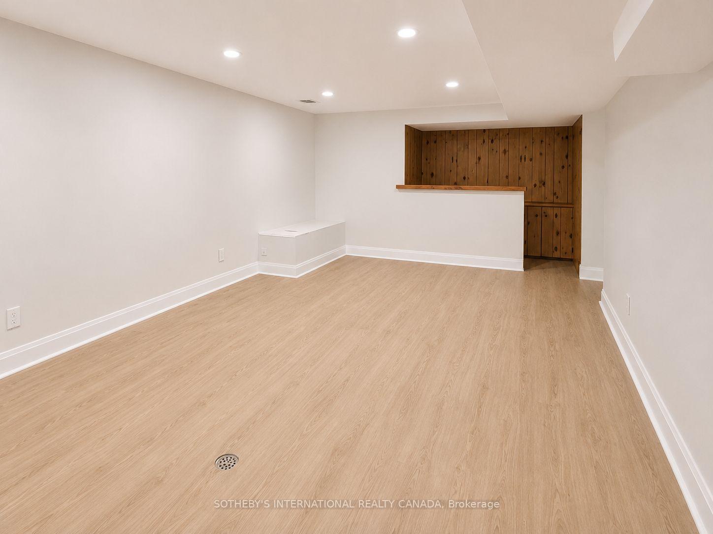 Photo 15 of 9 Lloydminster Crescent, North York, Newtonbrook East — HOMEH