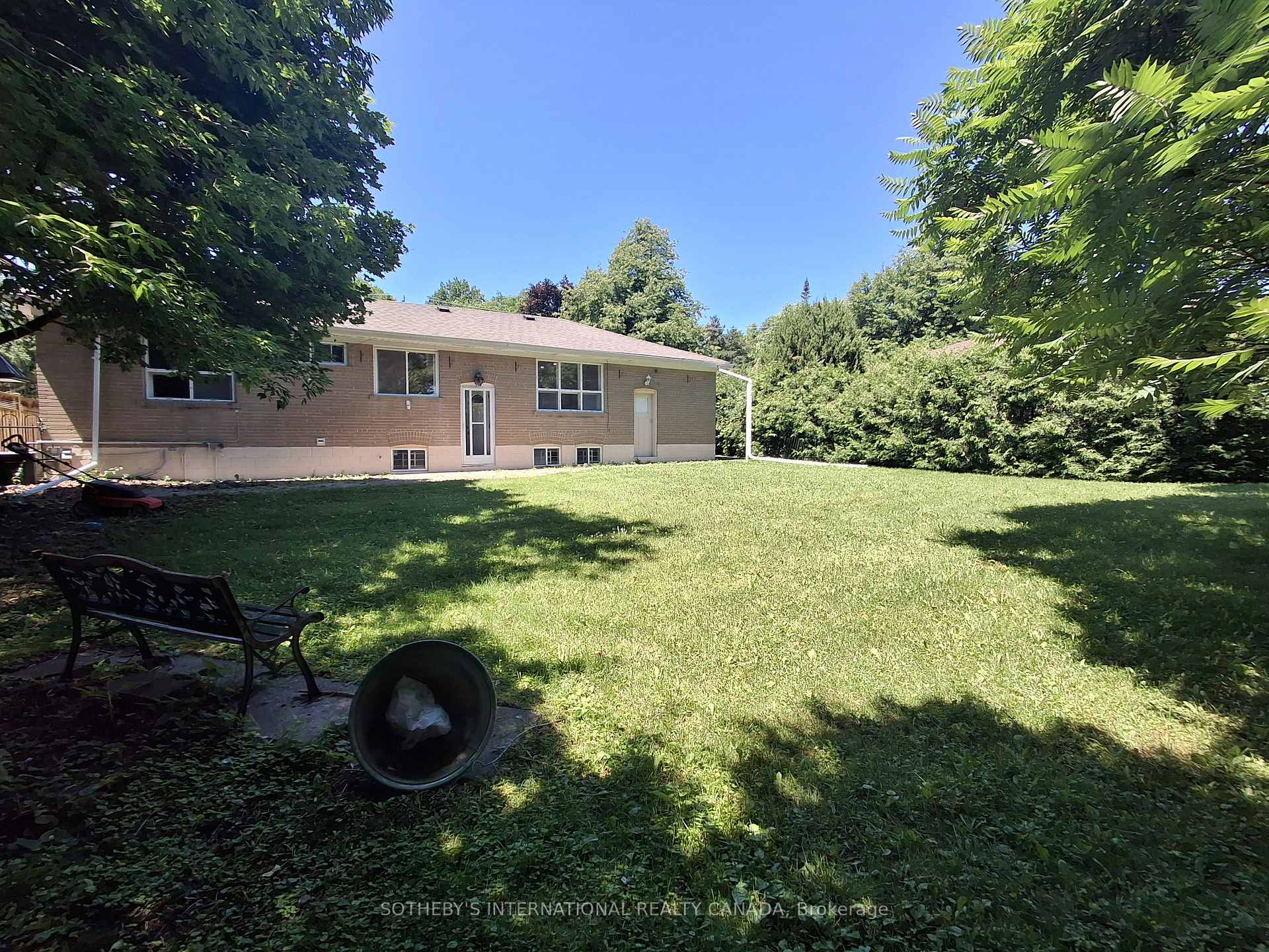 Photo 23 of 9 Lloydminster Crescent, North York, Newtonbrook East — HOMEH