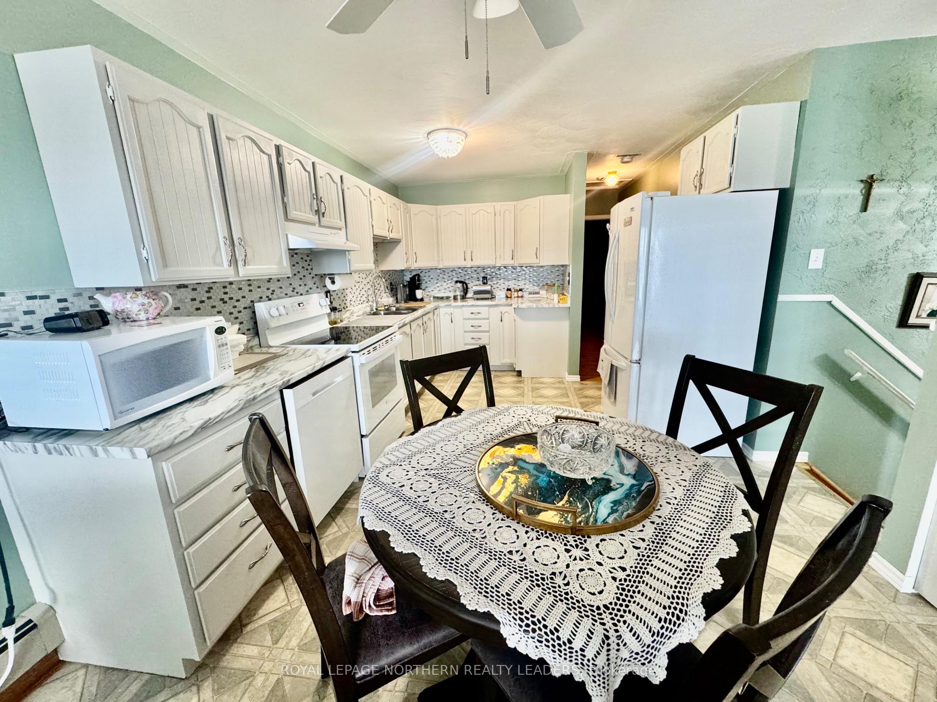 Photo 4 of 379 Lonergan Boulevard, Timmins, TNW - Riverpark — HOMEH
