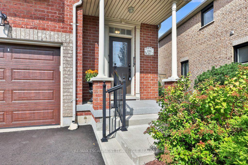 Photo 4 of 2391 Dalebrook Drive, Oakville, Wedgewood Creek — HOMEH