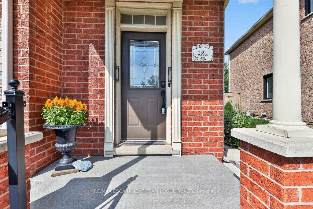 Photo 5 of 2391 Dalebrook Drive, Oakville, Wedgewood Creek — HOMEH