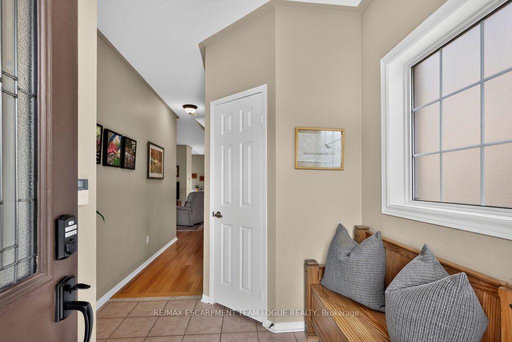 Photo 6 of 2391 Dalebrook Drive, Oakville, Wedgewood Creek — HOMEH
