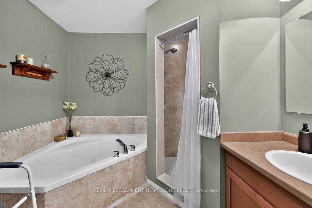 Photo 24 of 2391 Dalebrook Drive, Oakville, Wedgewood Creek — HOMEH