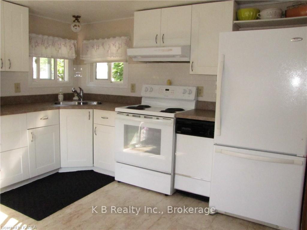 Photo 2 of 36 Worthington Way, Kingston, Rideau — HOMEH