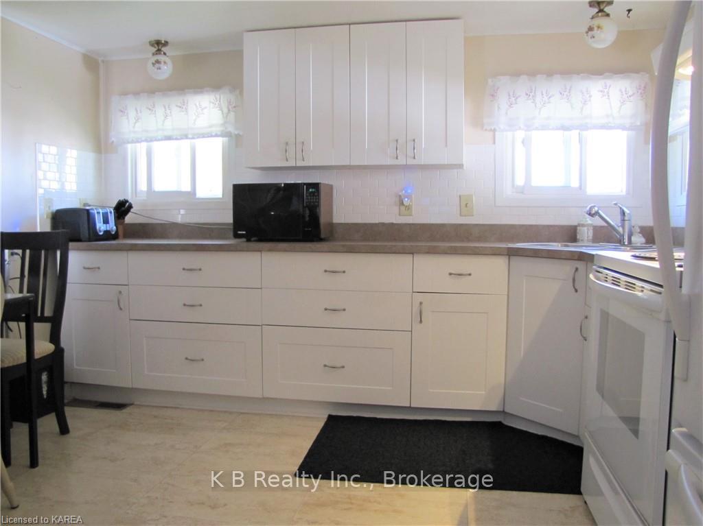 Photo 3 of 36 Worthington Way, Kingston, Rideau — HOMEH