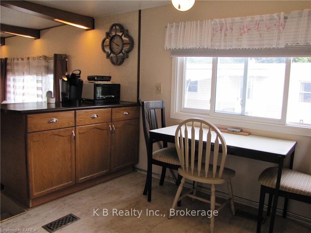 Photo 5 of 36 Worthington Way, Kingston, Rideau — HOMEH