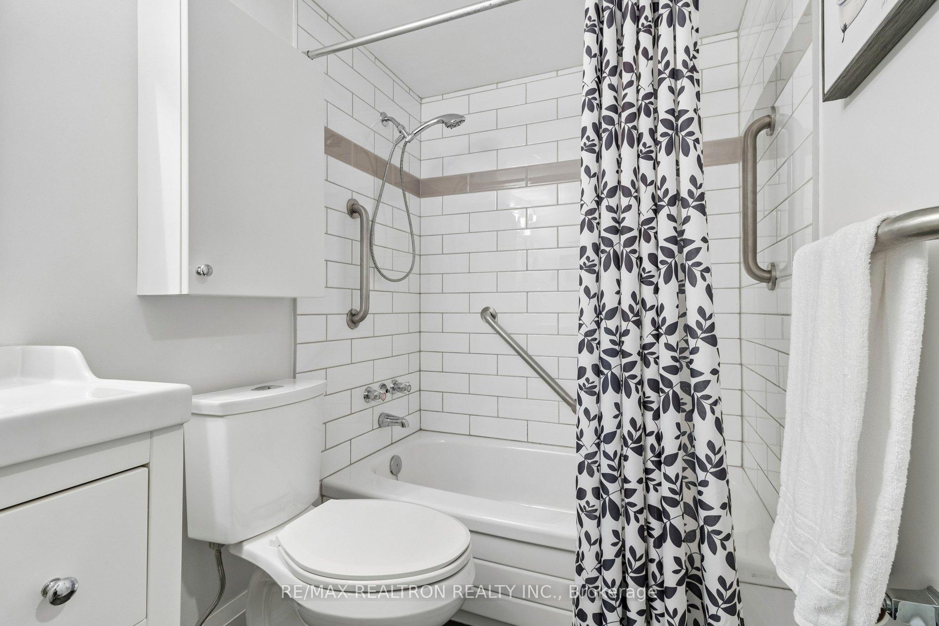 Photo 31 of Unit 208, 40 Baif Boulevard, Richmond Hill, North Richvale — HOMEH