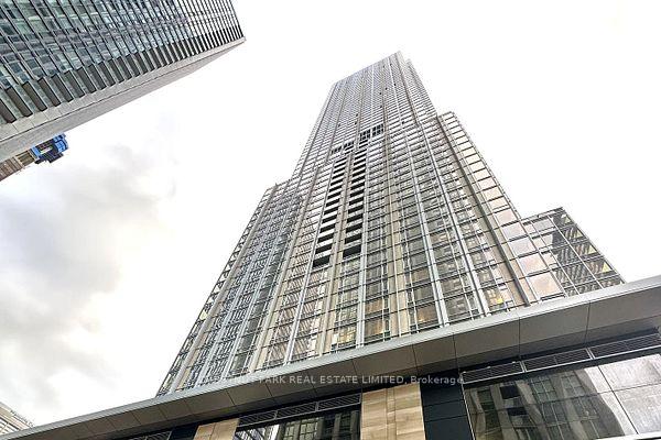 Front of Unit 1811, 11 Yorkville Avenue