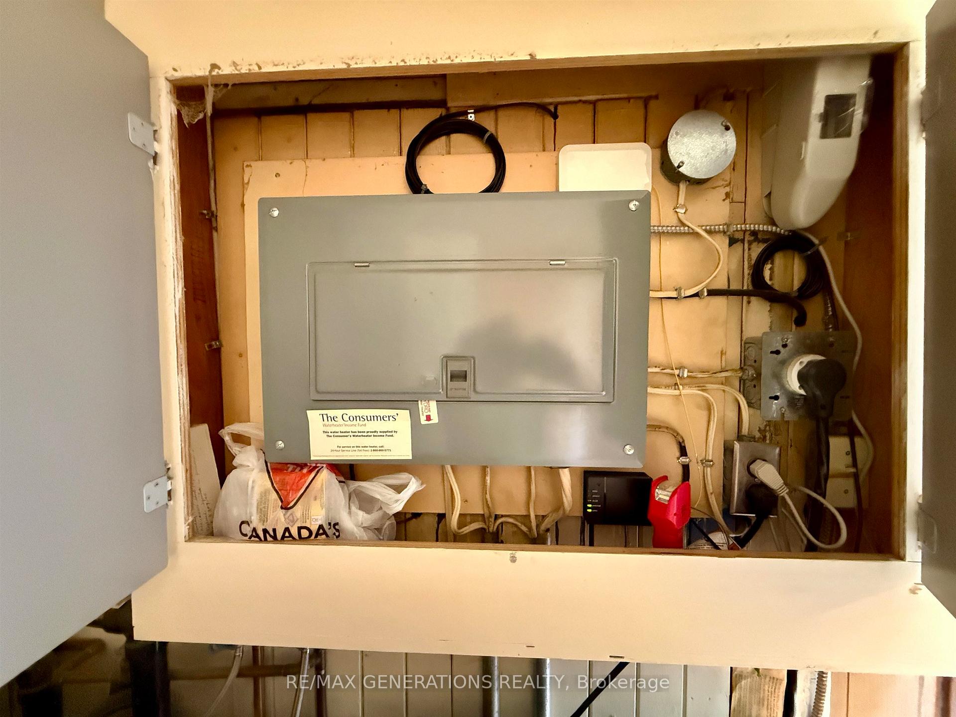 Photo 14 of 711 Brodie Street N, Thunder Bay, McKeller Park — HOMEH