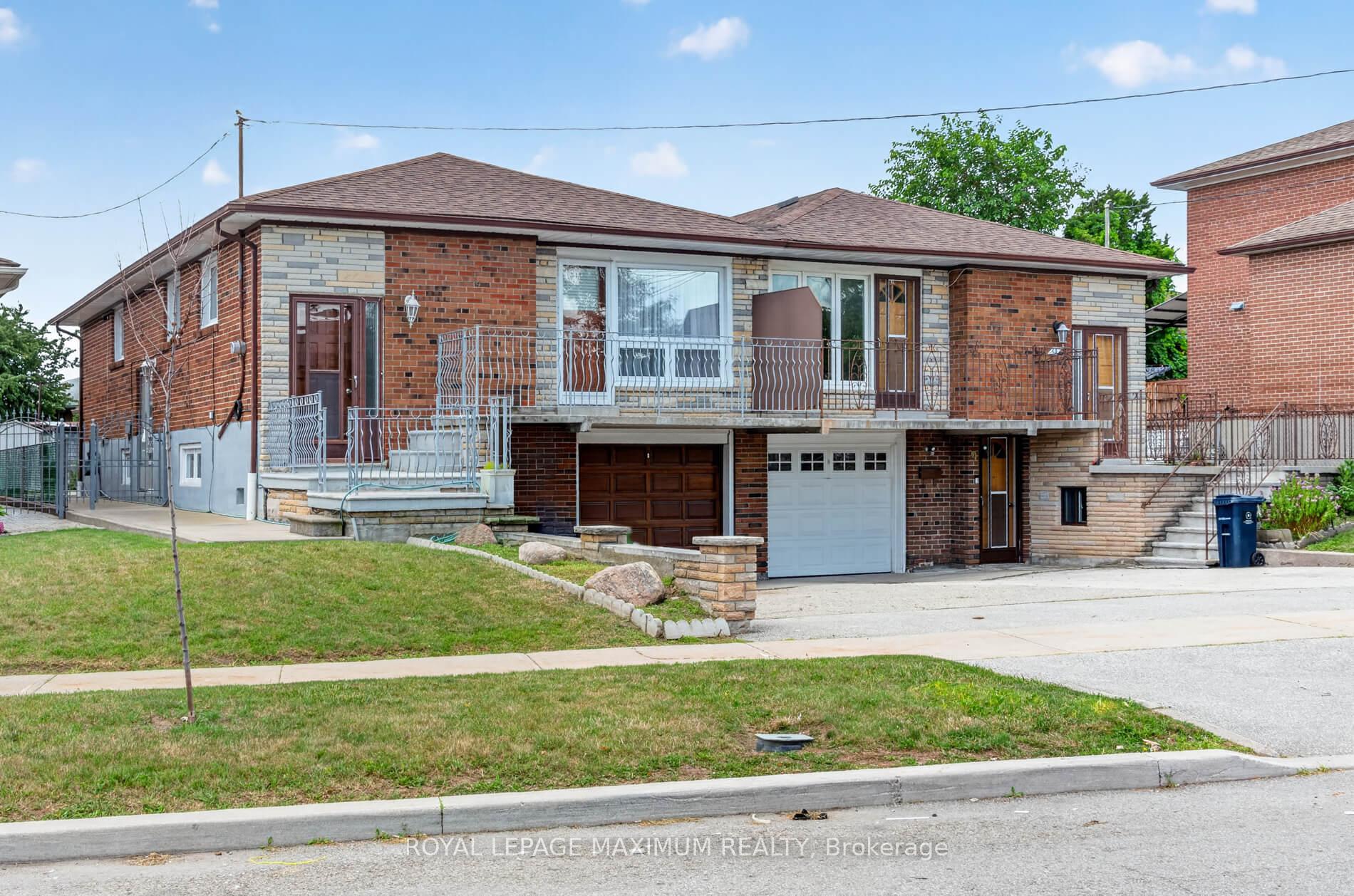Photo 3 of 11 Hisey Crescent, North York, Black Creek — HOMEH