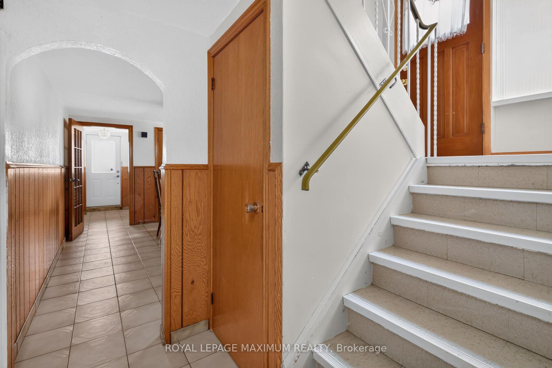 Photo 23 of 11 Hisey Crescent, North York, Black Creek — HOMEH