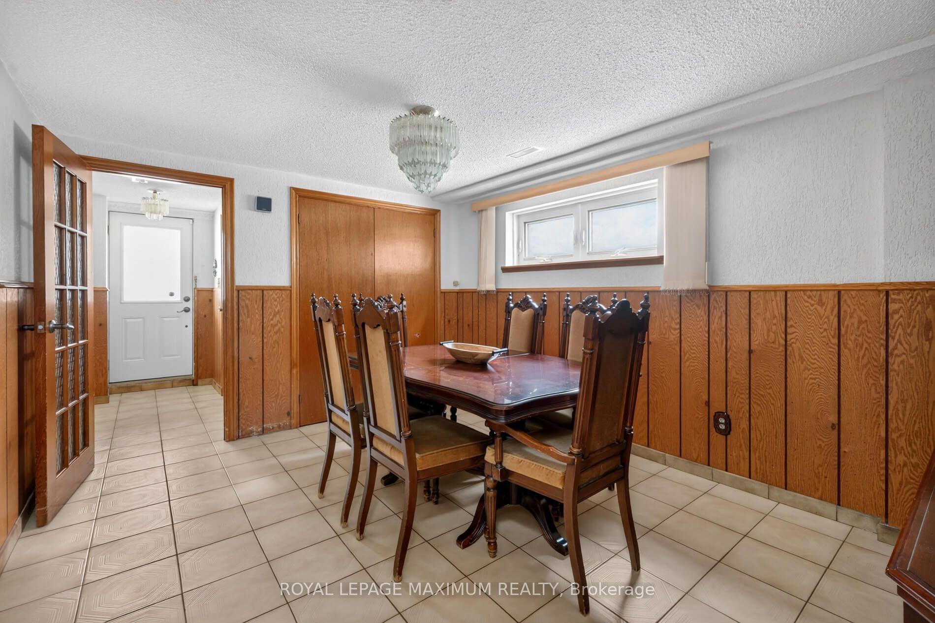 Photo 24 of 11 Hisey Crescent, North York, Black Creek — HOMEH