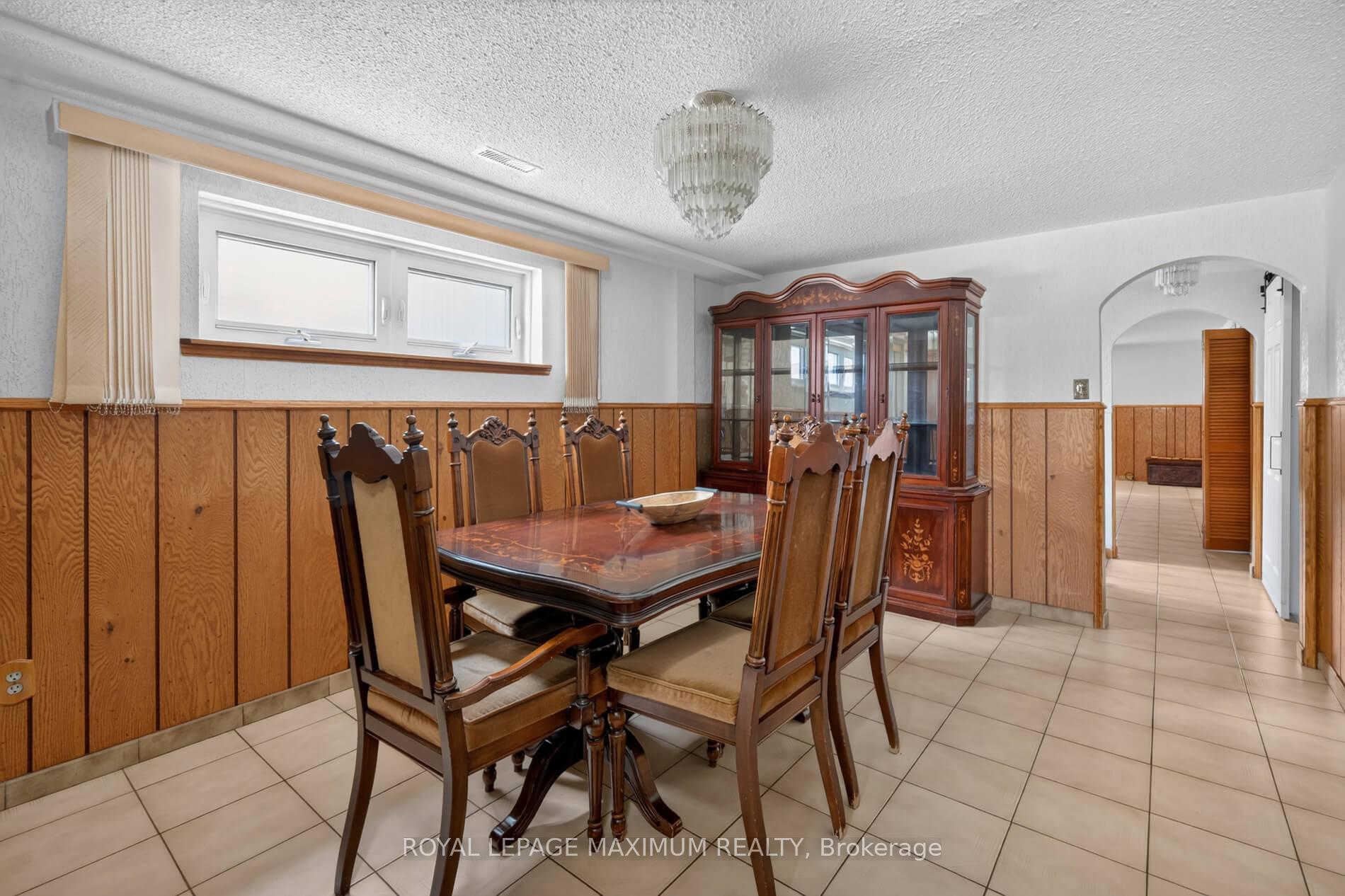 Photo 26 of 11 Hisey Crescent, North York, Black Creek — HOMEH
