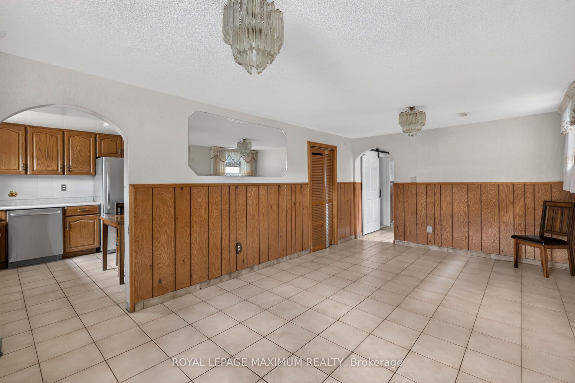 Photo 29 of 11 Hisey Crescent, North York, Black Creek — HOMEH