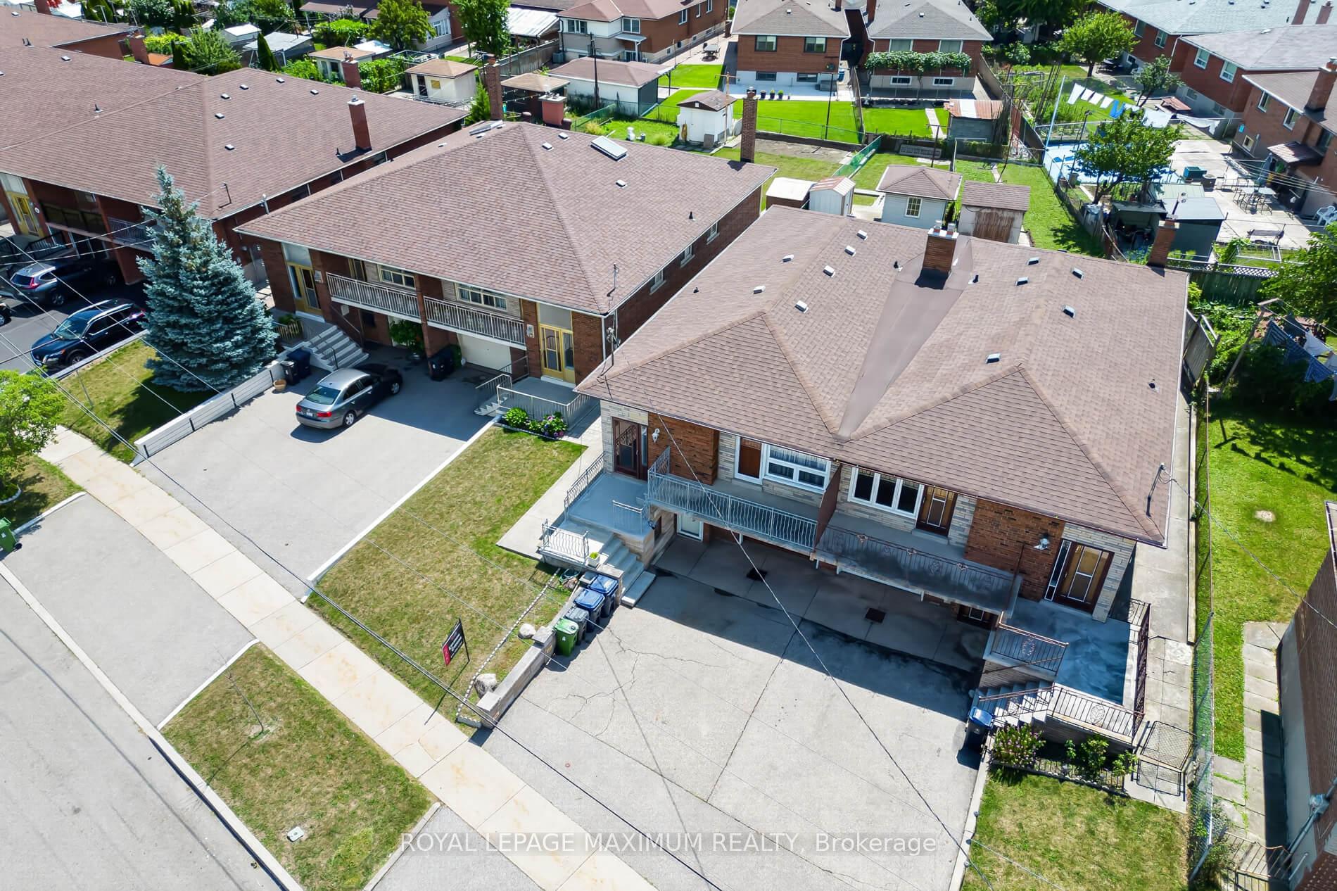 Photo 51 of 11 Hisey Crescent, North York, Black Creek — HOMEH