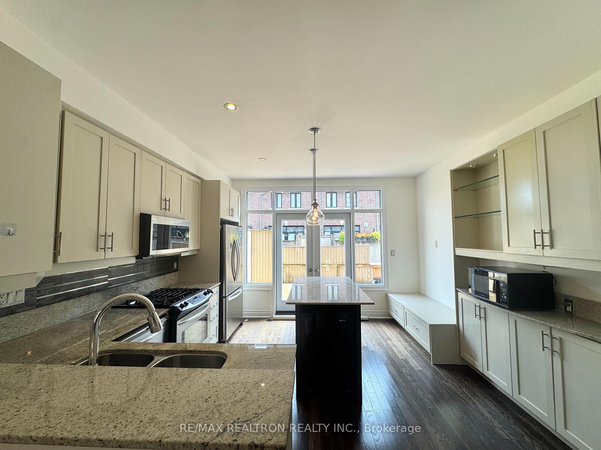 Photo 3 of 54 Cormier Heights, Etobicoke, Mimico — HOMEH