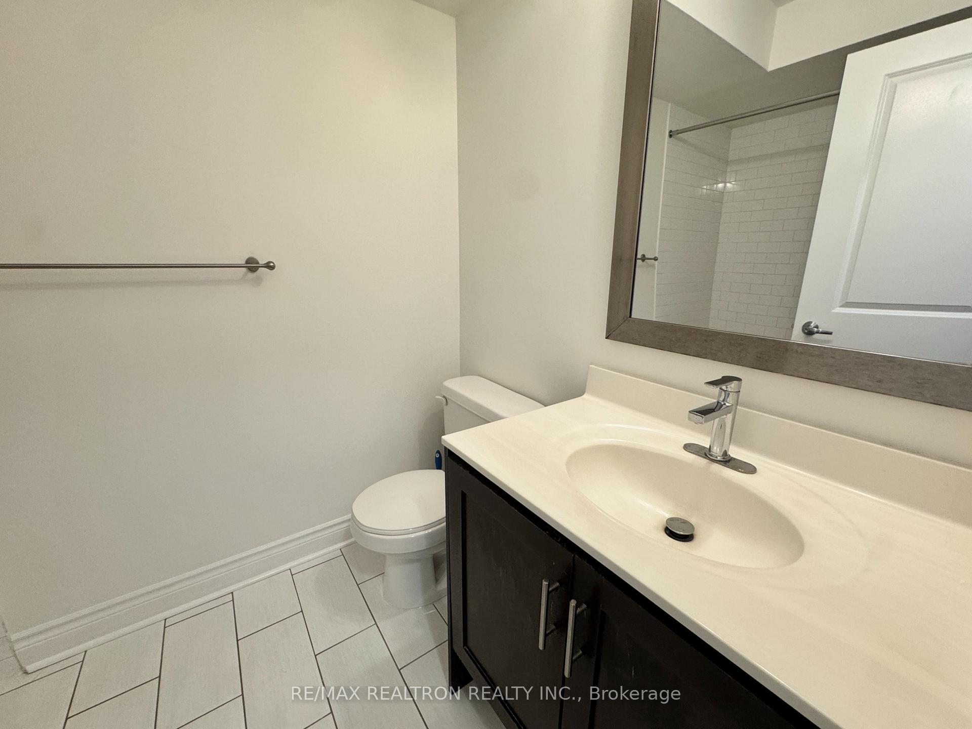 Photo 13 of 54 Cormier Heights, Etobicoke, Mimico — HOMEH