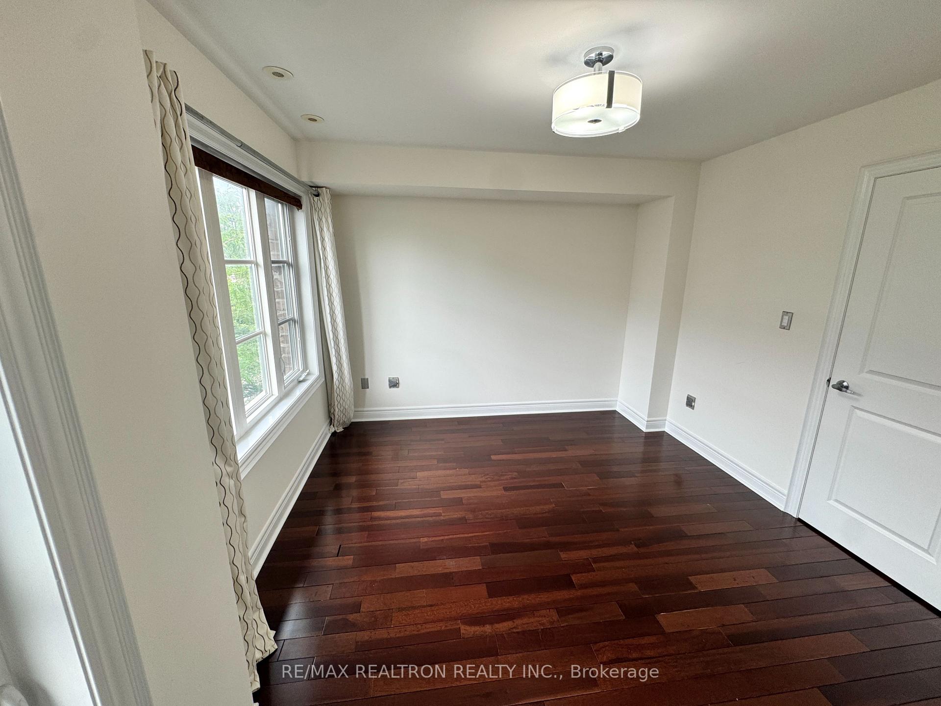 Photo 14 of 54 Cormier Heights, Etobicoke, Mimico — HOMEH