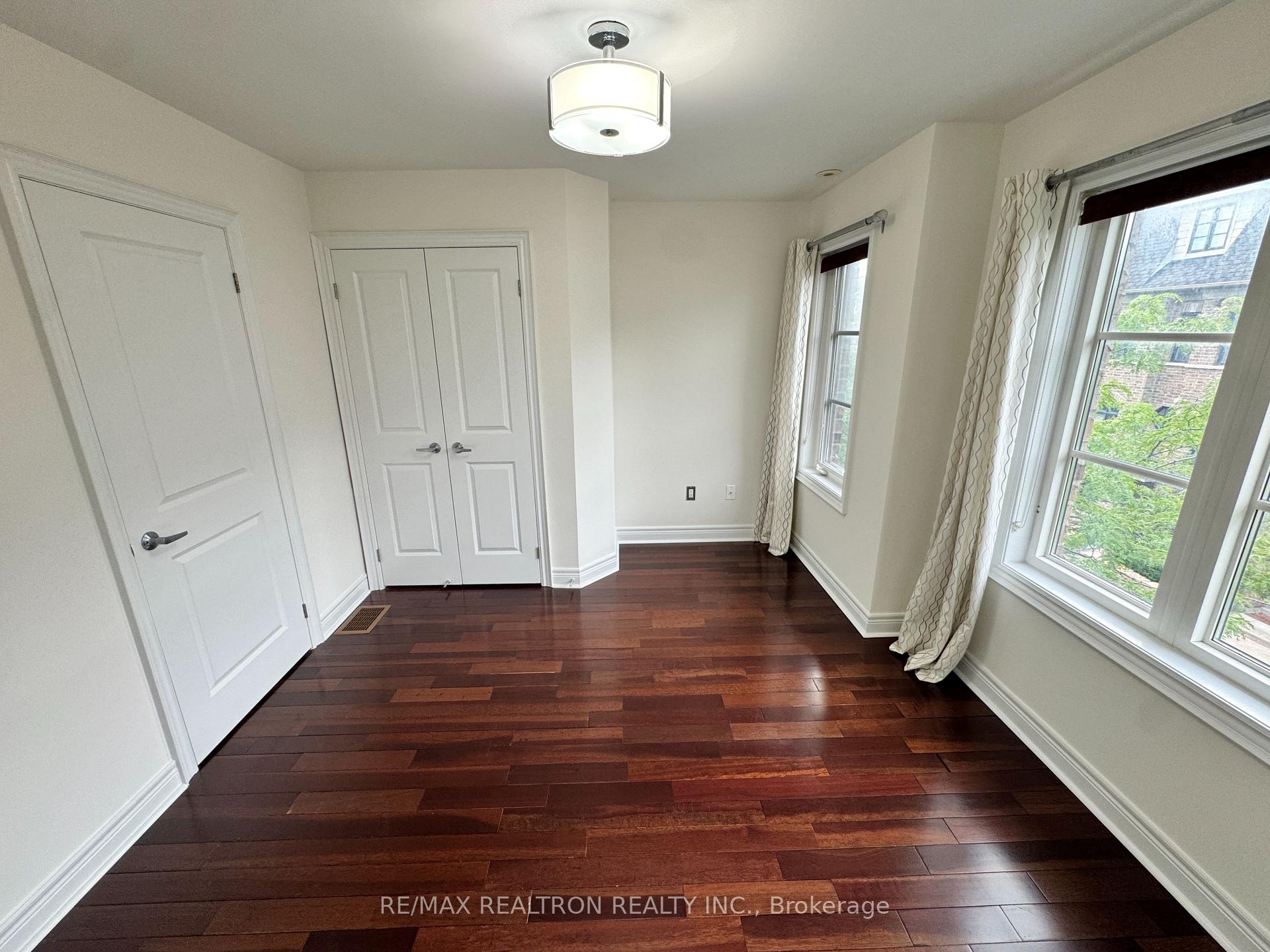 Photo 15 of 54 Cormier Heights, Etobicoke, Mimico — HOMEH