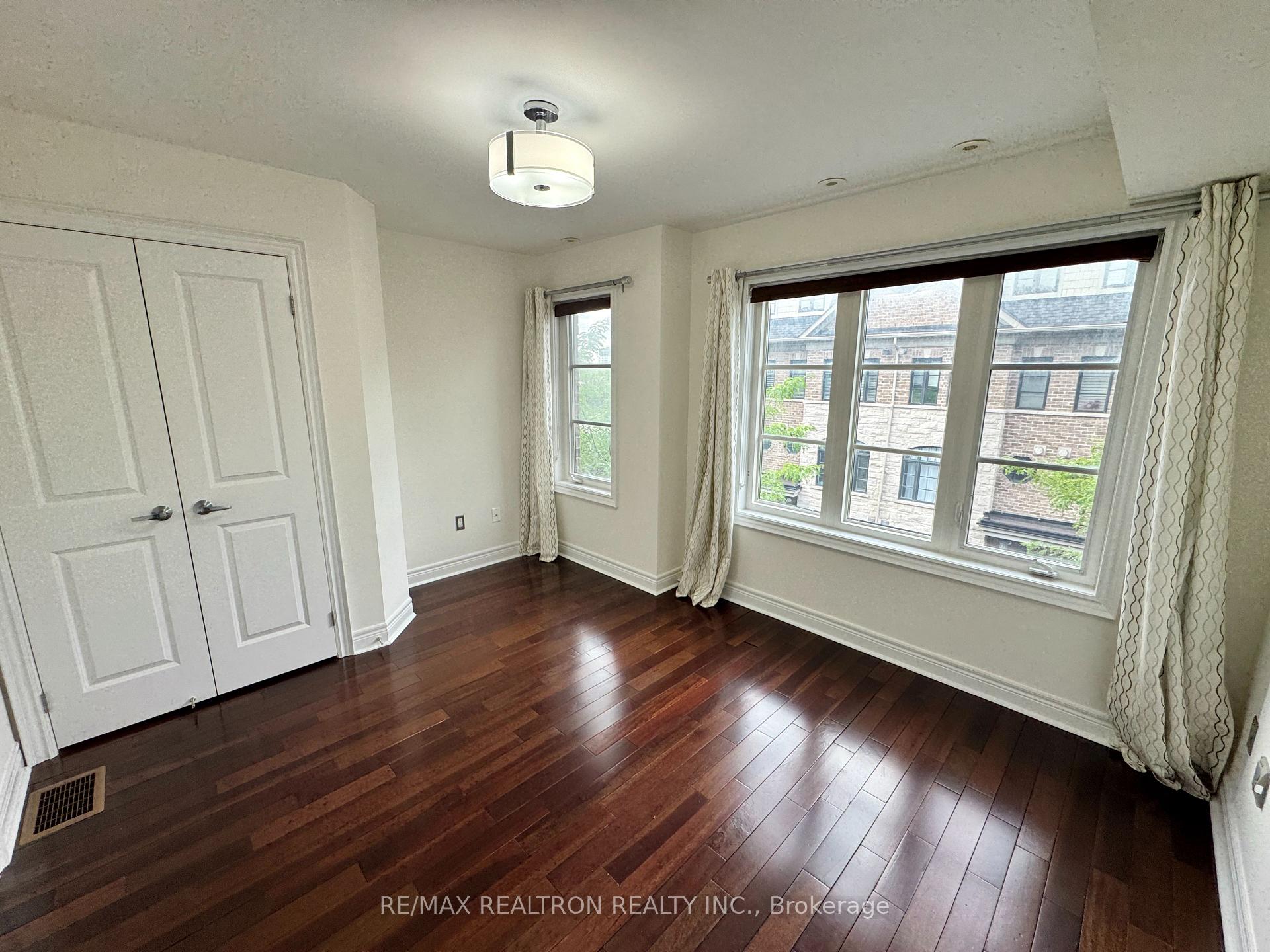 Photo 16 of 54 Cormier Heights, Etobicoke, Mimico — HOMEH