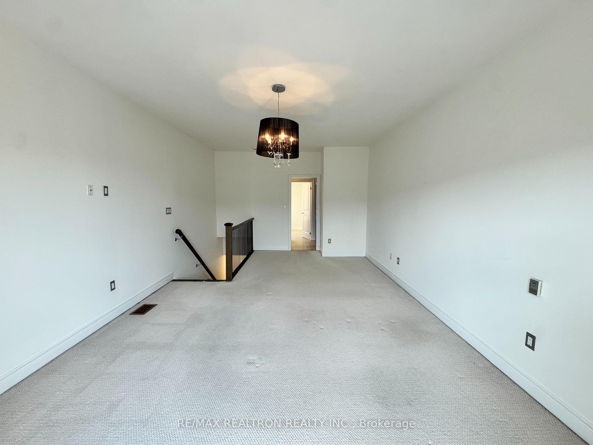 Photo 21 of 54 Cormier Heights, Etobicoke, Mimico — HOMEH