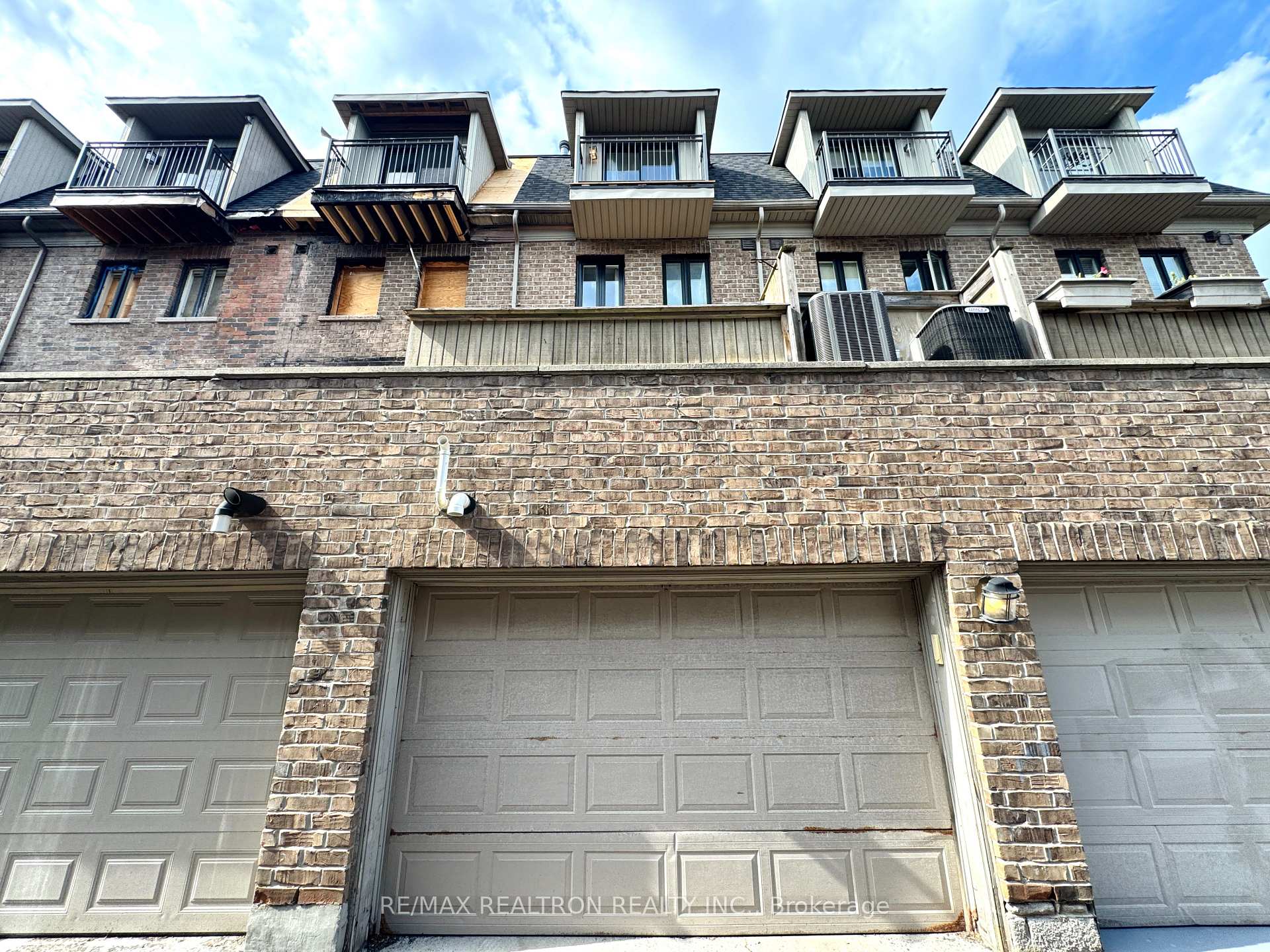 Photo 40 of 54 Cormier Heights, Etobicoke, Mimico — HOMEH