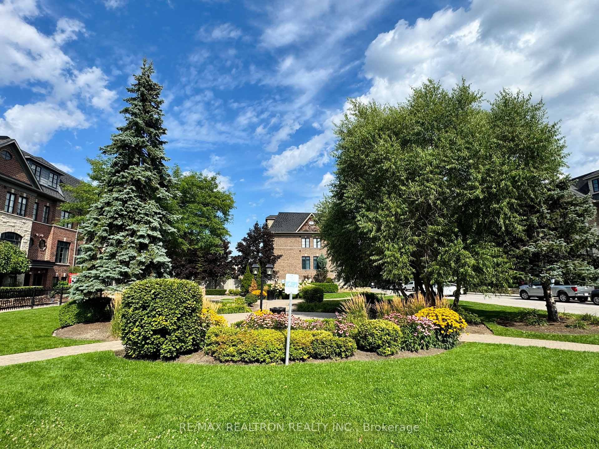 Photo 41 of 54 Cormier Heights, Etobicoke, Mimico — HOMEH
