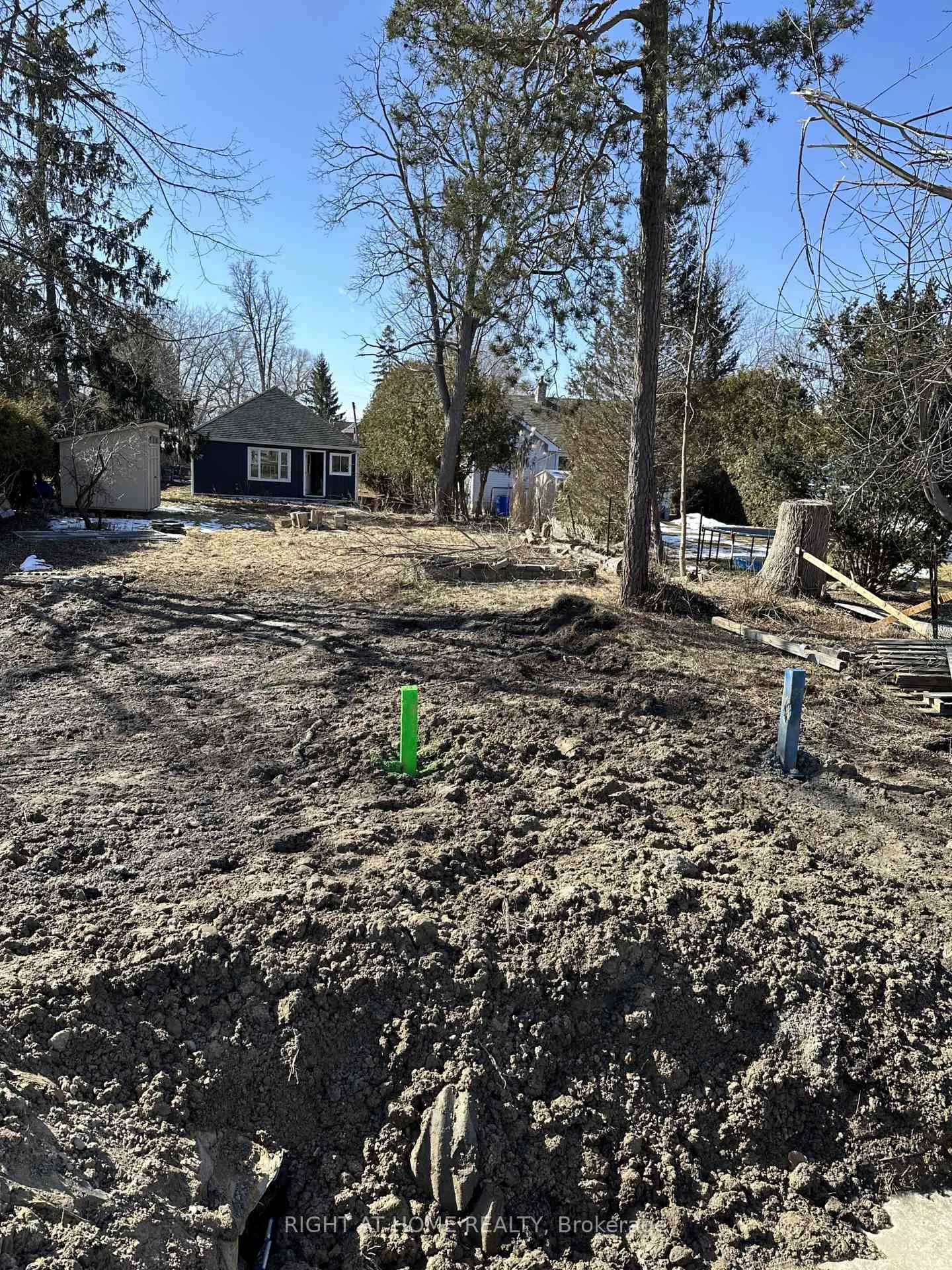 Photo 3 of 46 Metro Road S, Georgina, Keswick North — HOMEH